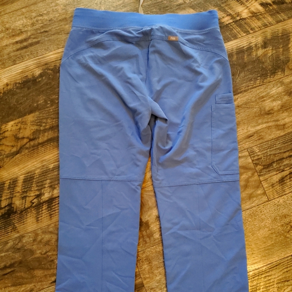 Figs- Cargo- ceil blue- M/P